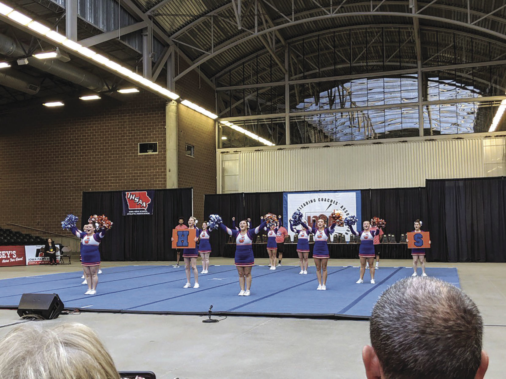Jesup cheer competes at Des Moines